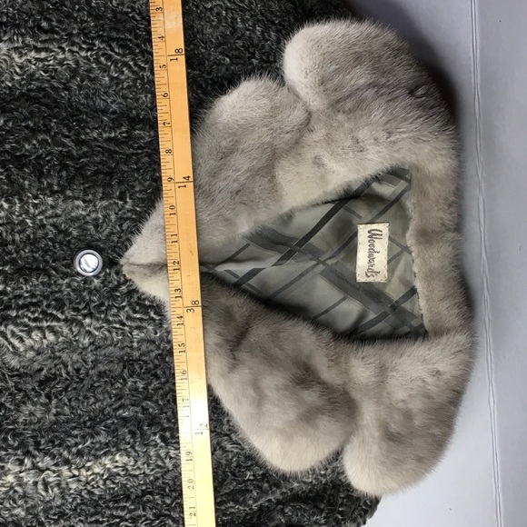 Vintage Woman’s Fur Coat - Woodward’s - Picture 2 of 8